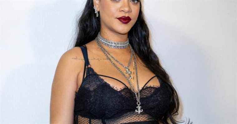 Rihanna, pregnant: always the belly in the air, she dares a remarkable new look