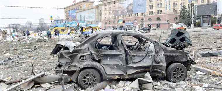 Russian army troops parachuted into Kharkiv