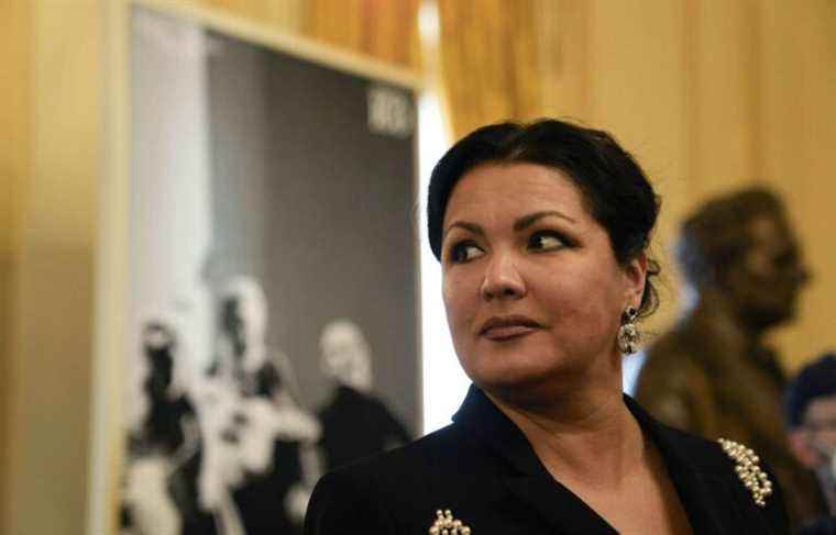 Russian soprano Anna Netrebko clearly condemns the invasion in Ukraine