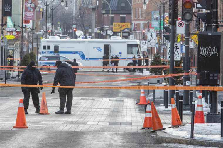 Saint-Henri |  A man hit by several projectiles in the middle of the street