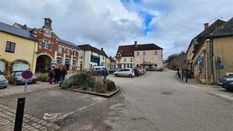 Saint Sauveur en Puisaye a “city of character” and the native village of Colette.