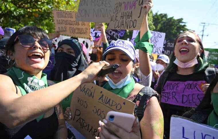 Salvador: demonstration to demand the decriminalization of abortion