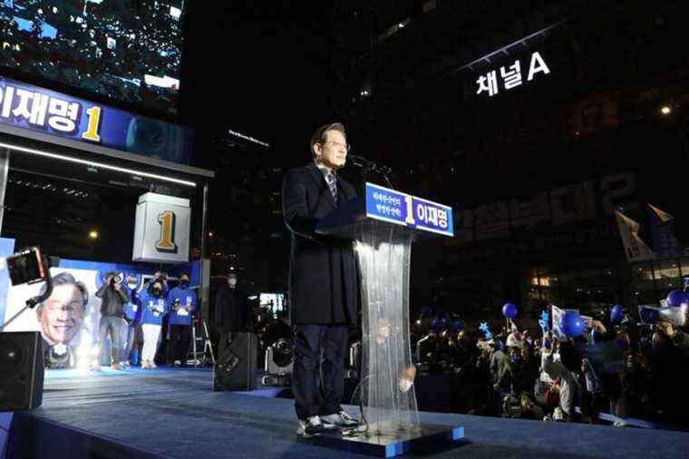 South Koreans expected at polling stations to choose their new president