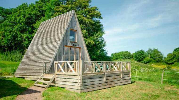 Spend a night in a tipi chalet with France Bleu Cotentin!