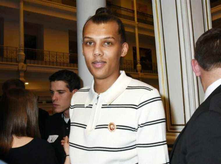 Stromae organizes the funeral of a sex worker in his new music video