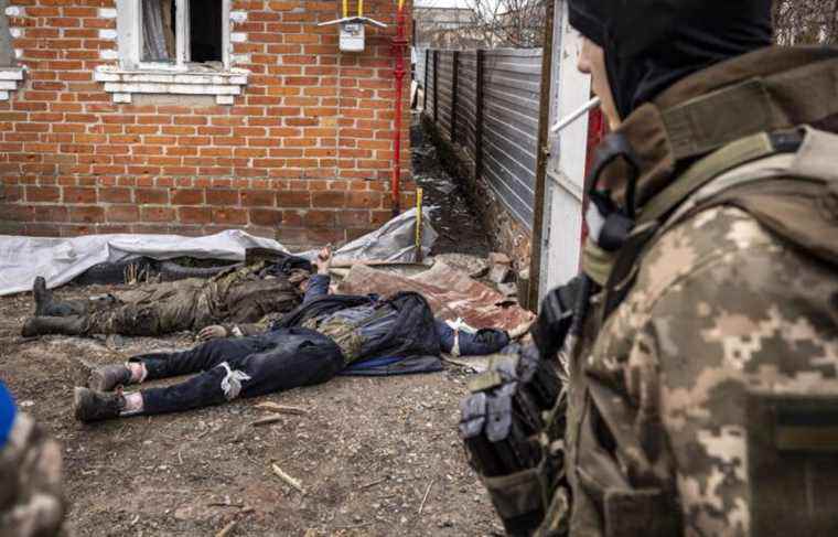 The Russian noose loosens east of Kharkiv and gives way to corpses