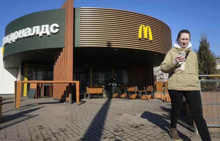 The logo of a Russian fast food chain meant to replace McDonald’s looks familiar