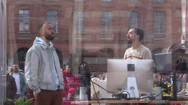 The rapper brothers Bigflo and Oli polish their new album on the Place du Capitole, in Toulouse