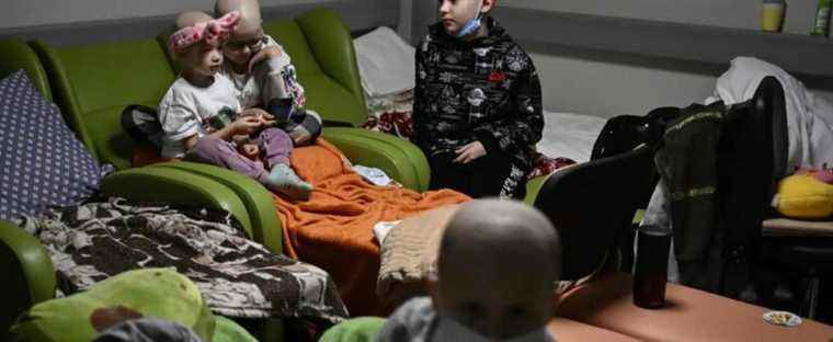 UK welcomes 21 Ukrainian children with cancer