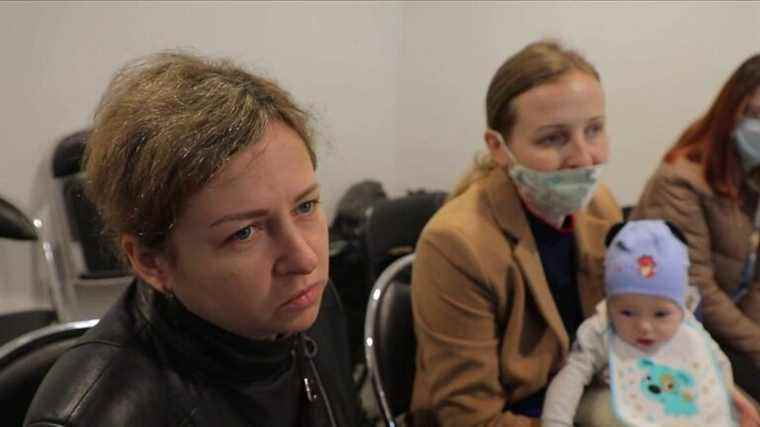 Ukrainian refugees arrive in France