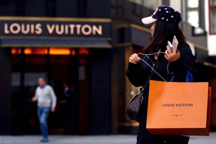 Using a creative without permission |  Louis Vuitton ordered to pay 800,000 euros to a designer