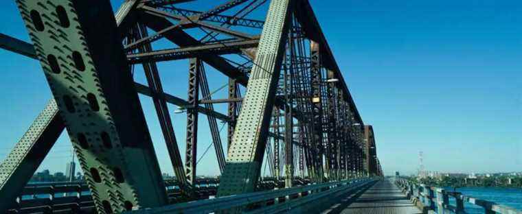 Victoria Bridge closed in both directions