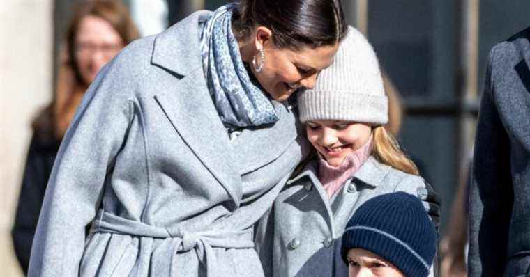 Victoria of Sweden celebrating at the palace: Princess Estelle adorable … Oscar still sulky