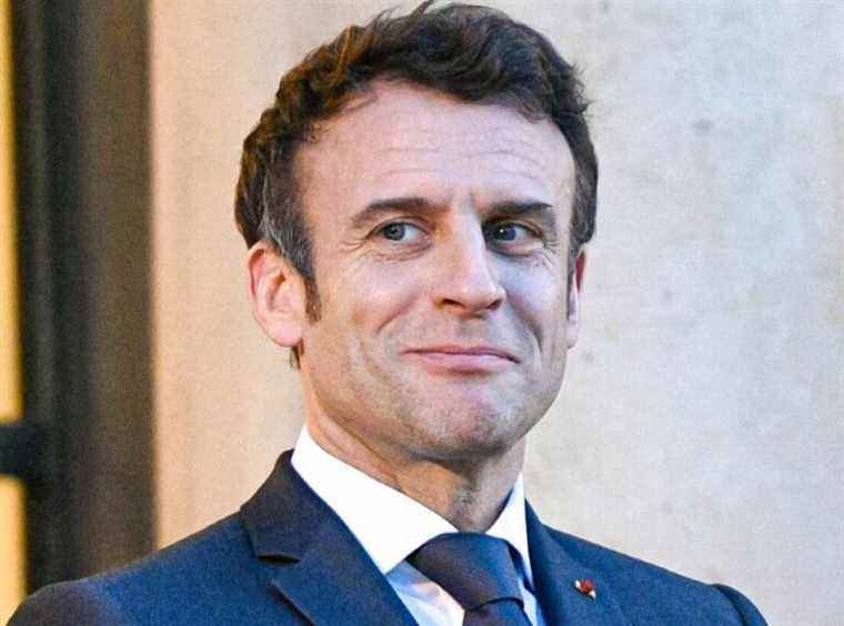 Xavier De Moulins forced to reframe Emmanuel Macron!