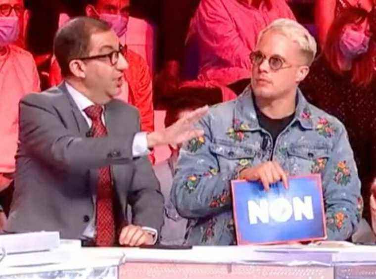 a columnist cracks in full TPMP in front of a guest!