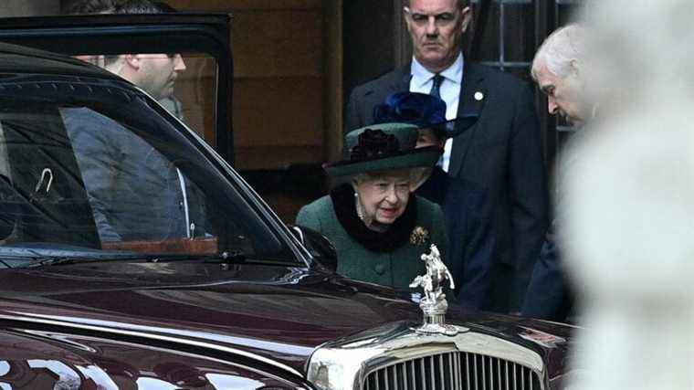 after several months of absence, Elizabeth II appears in public for a ceremony of homage to prince Philip