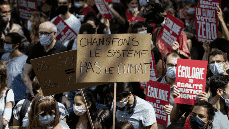 to talk about the environment in the countryside, a march for the climate called “Look up!”