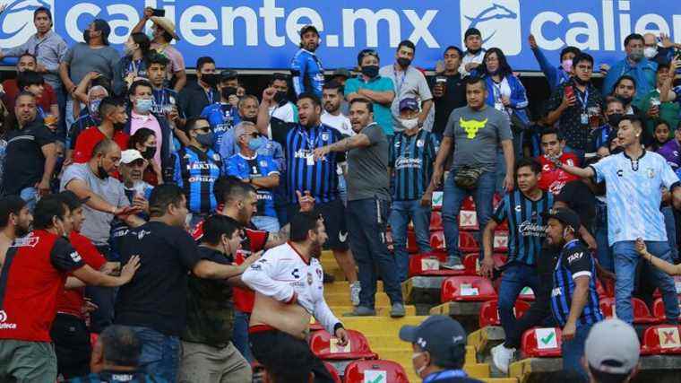 fan travel banned in Mexico after violent clashes in Querétaro-Atlas match