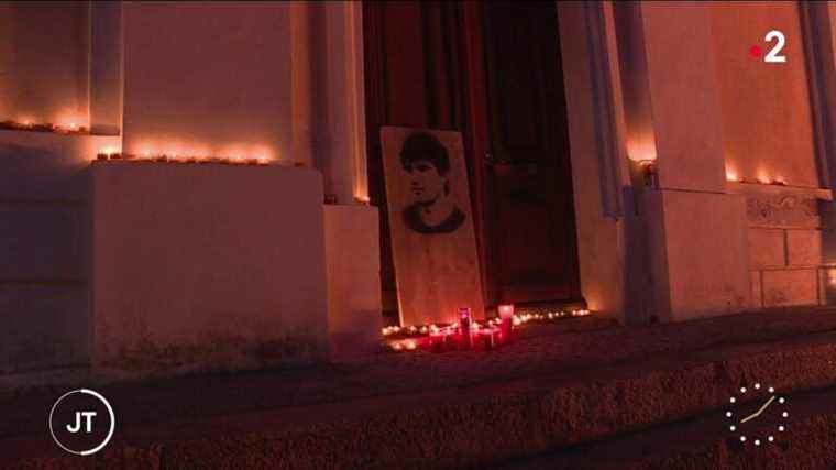 guard of honor in Corsica for the coffin