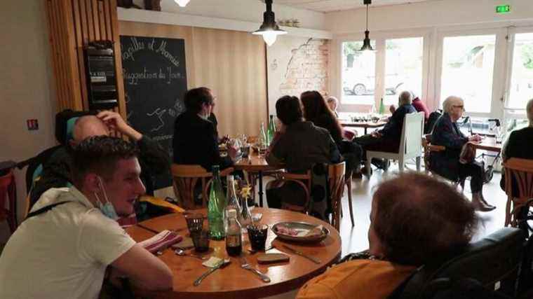 in Brittany, a retirement home recreates the atmosphere of a village