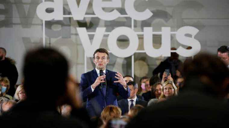 in Poissy, Emmanuel Macron opens his campaign