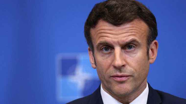 opponents of Emmanuel Macron smell the case