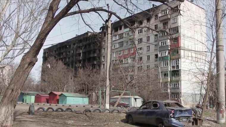 residents of Mariupol refuse to surrender