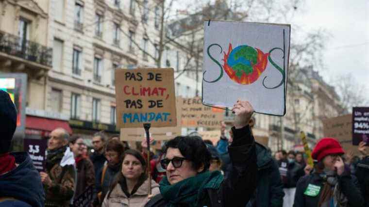 the French are pounding the pavement to put the climate back at the heart of the Presidential