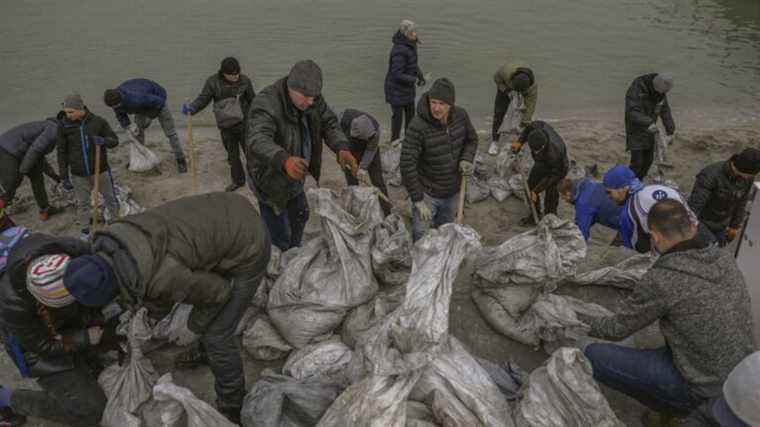 the Russian noose is slowly tightening and threatens Odessa