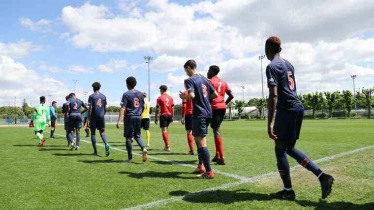 the U19 eliminated in the quarter-finals of the Youth League by FC Salzburg (Aut)