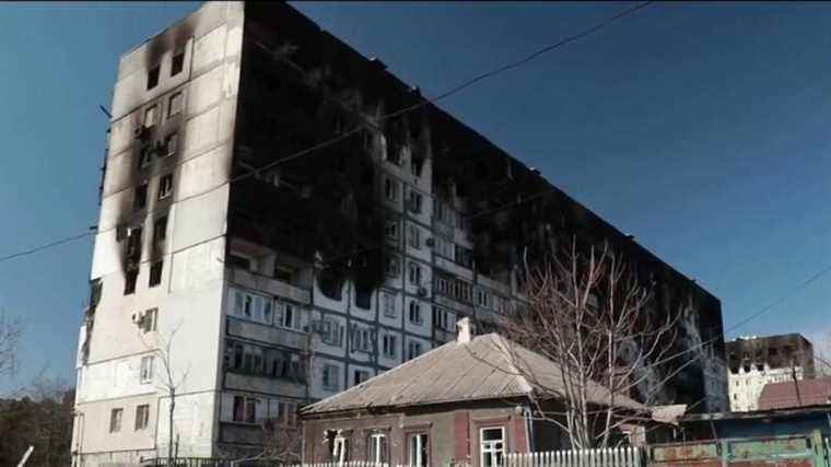 the Ukrainian city of Mariupol completely devastated