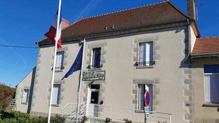 the elected members of the municipal council and the mayor of Chambon-Sainte-Croix have resigned