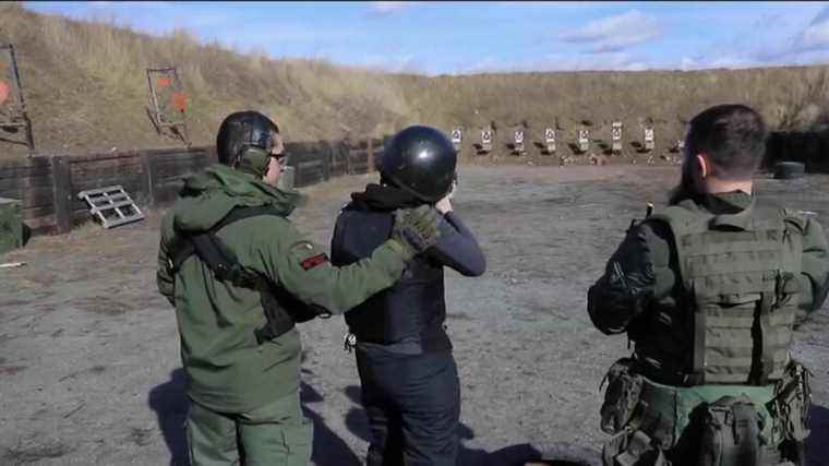 the growing number of volunteers joining the ranks of the army