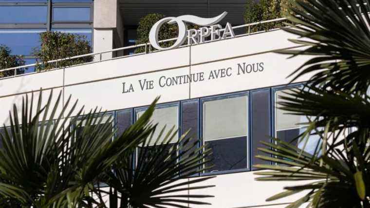 trade union representatives from icaunaises in front of the headquarters of Orpea