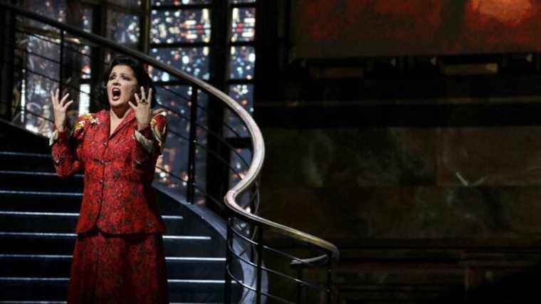 under pressure, the great Russian soprano Anna Netrebko suspends her concerts