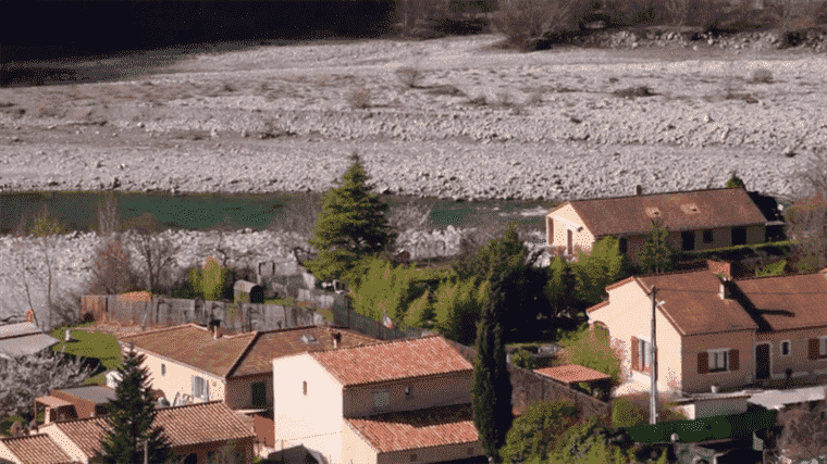 water use restrictions begin in the Var