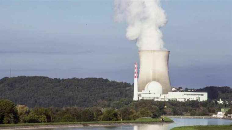 what can a nuclear power plant withstand?