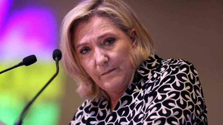 what we know about the muscular irruption of demonstrators during an interview with Marine Le Pen in Guadeloupe