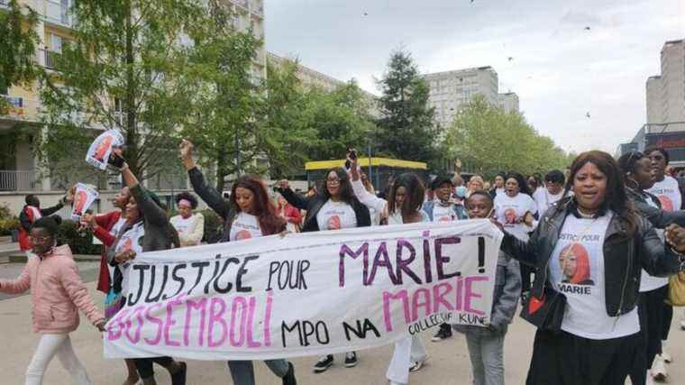 400 people at the white march for Marie, victim of feminicide