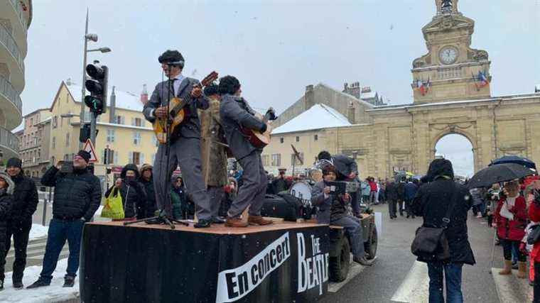 600 people parade for the class parade in Pontarlier