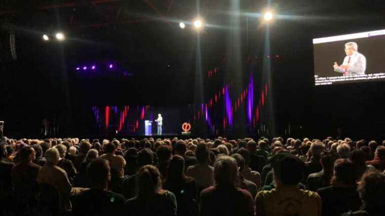 800 spectators for the hologram meeting of Jean-Luc Mélenchon in Pau