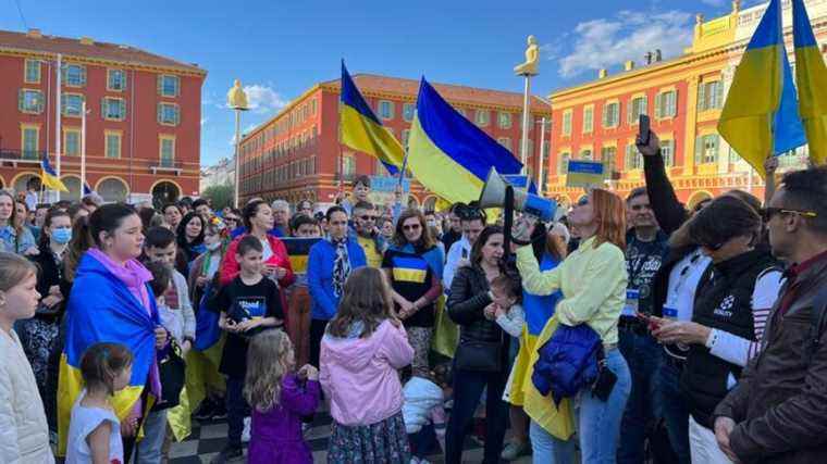 A hundred people gathered in Nice for peace in Ukraine