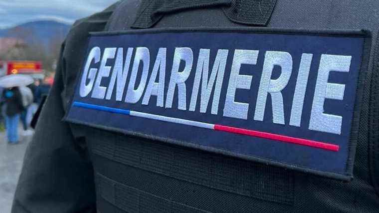 A man killed after threatening gendarmes last night in Pierre-Châtel, in Isère