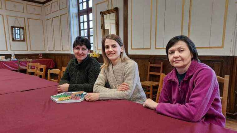 After the crash of the bombs in Ukraine, women and children are rebuilding in Mayenne