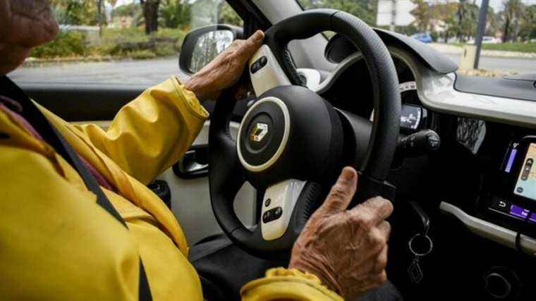 Alzheimer’s patients banned from driving “as soon as cognitive decline appears”