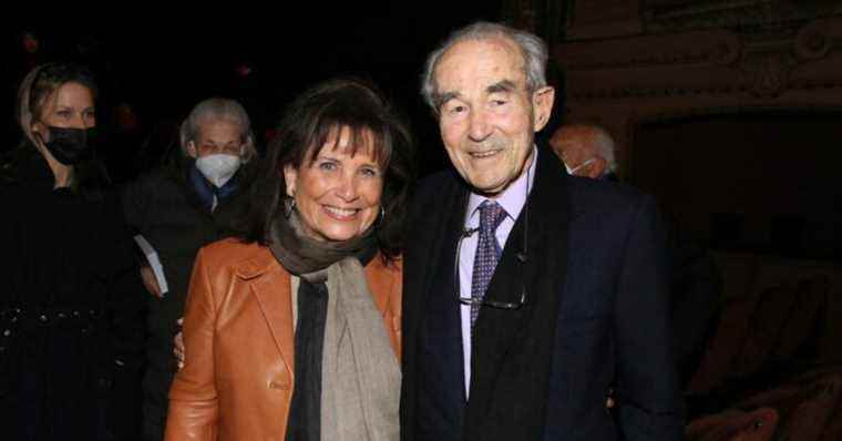 Anne Sinclair radiant with Robert Badinter for a poignant piece