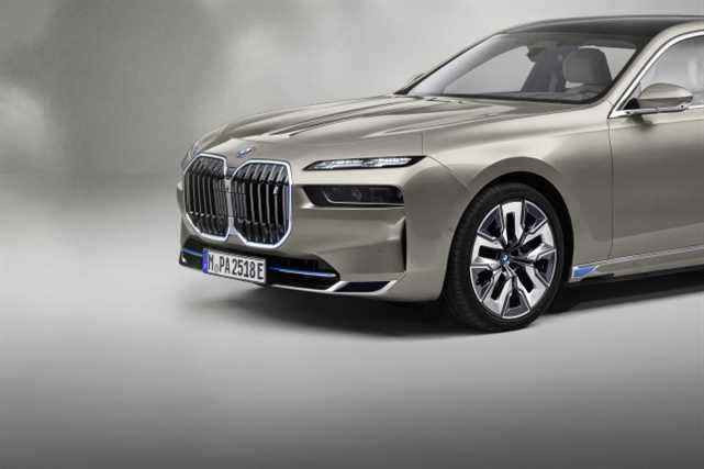 BMW 7 Series |  Controversial design and electricity to define a new generation