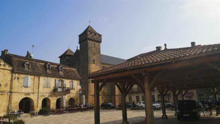 Beaumont du Périgord and its 140 wells