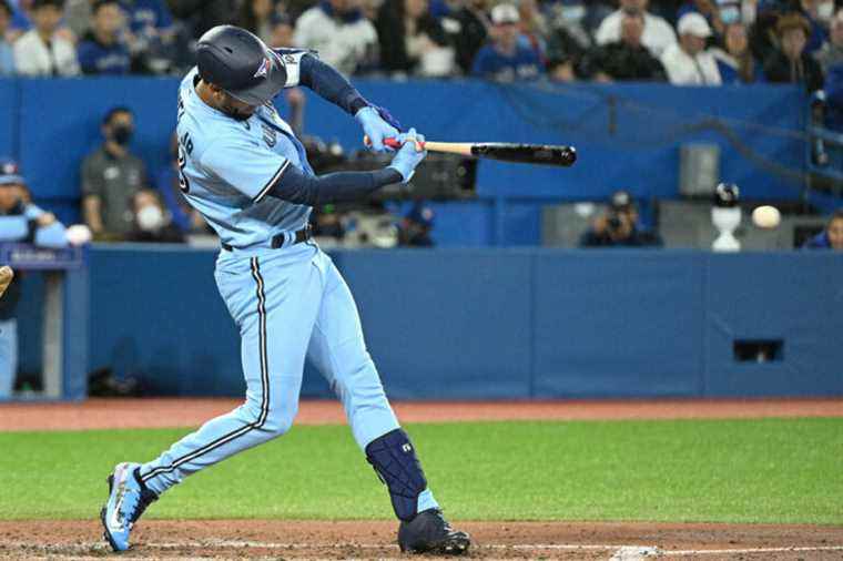 Blue Jays beat Athletics 4-3