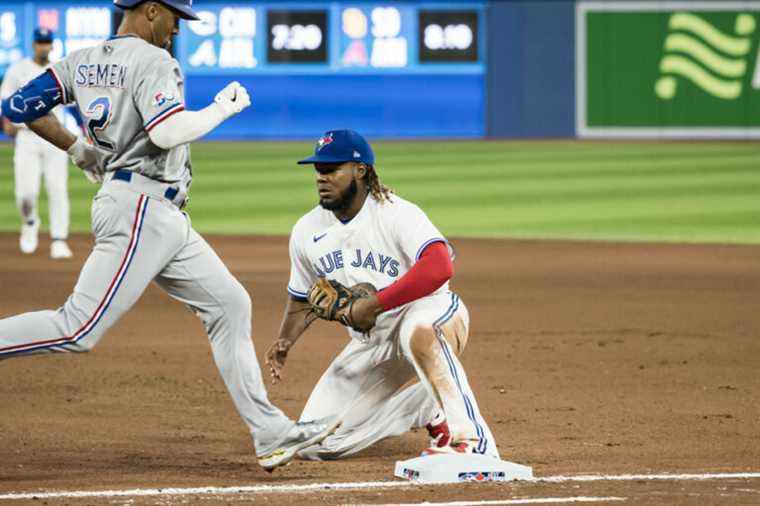 Blue Jays suffer 12-6 loss to Rangers